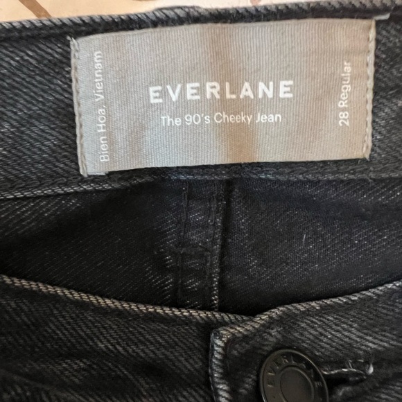 Everlane The Curvy 90s Cheeky Jean in Black - Picture 2 of 6